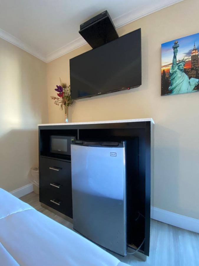 Relax Inn North Babylon Ngoại thất bức ảnh