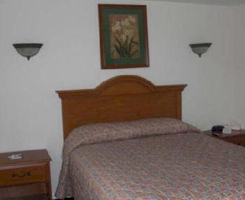 Relax Inn North Babylon Ngoại thất bức ảnh